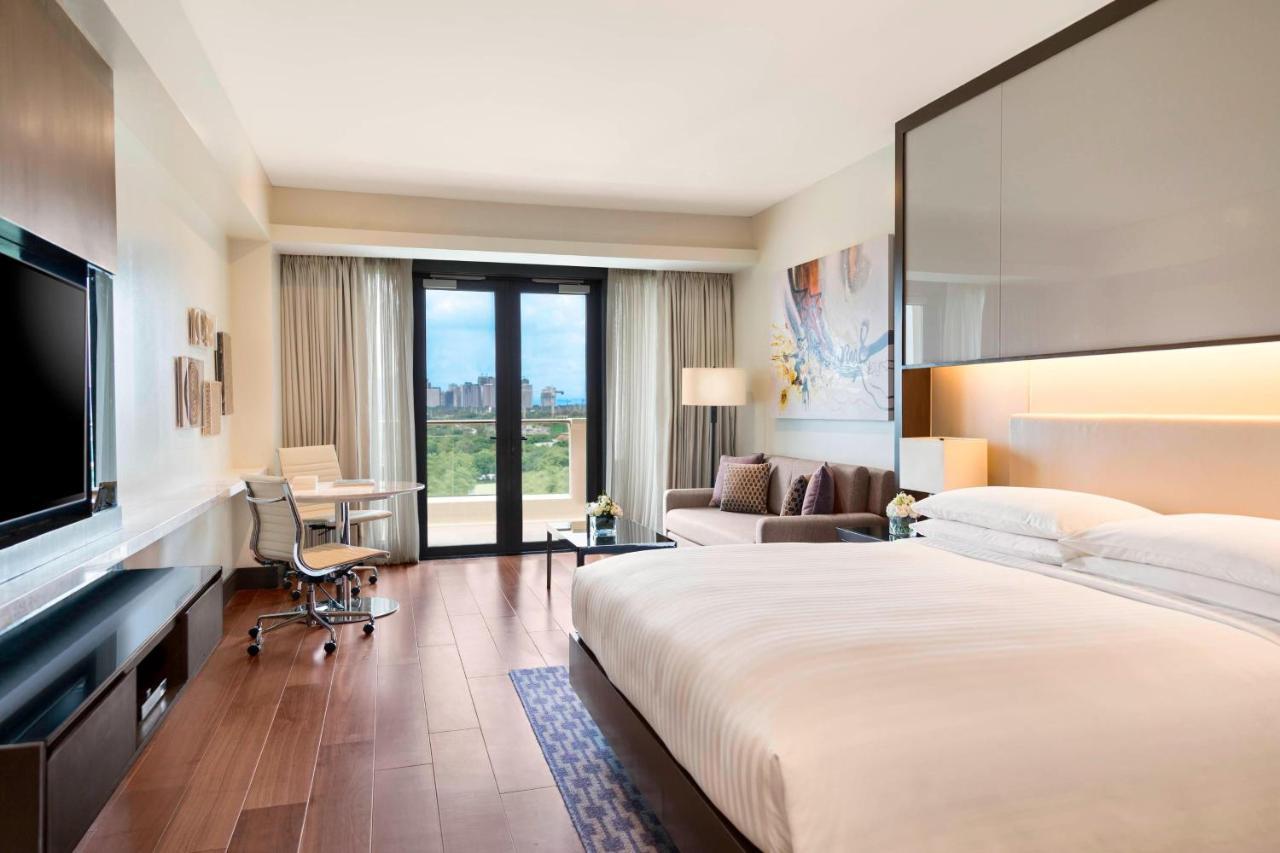 Premium guest room balcony lounge access,1538570509:JPEG
